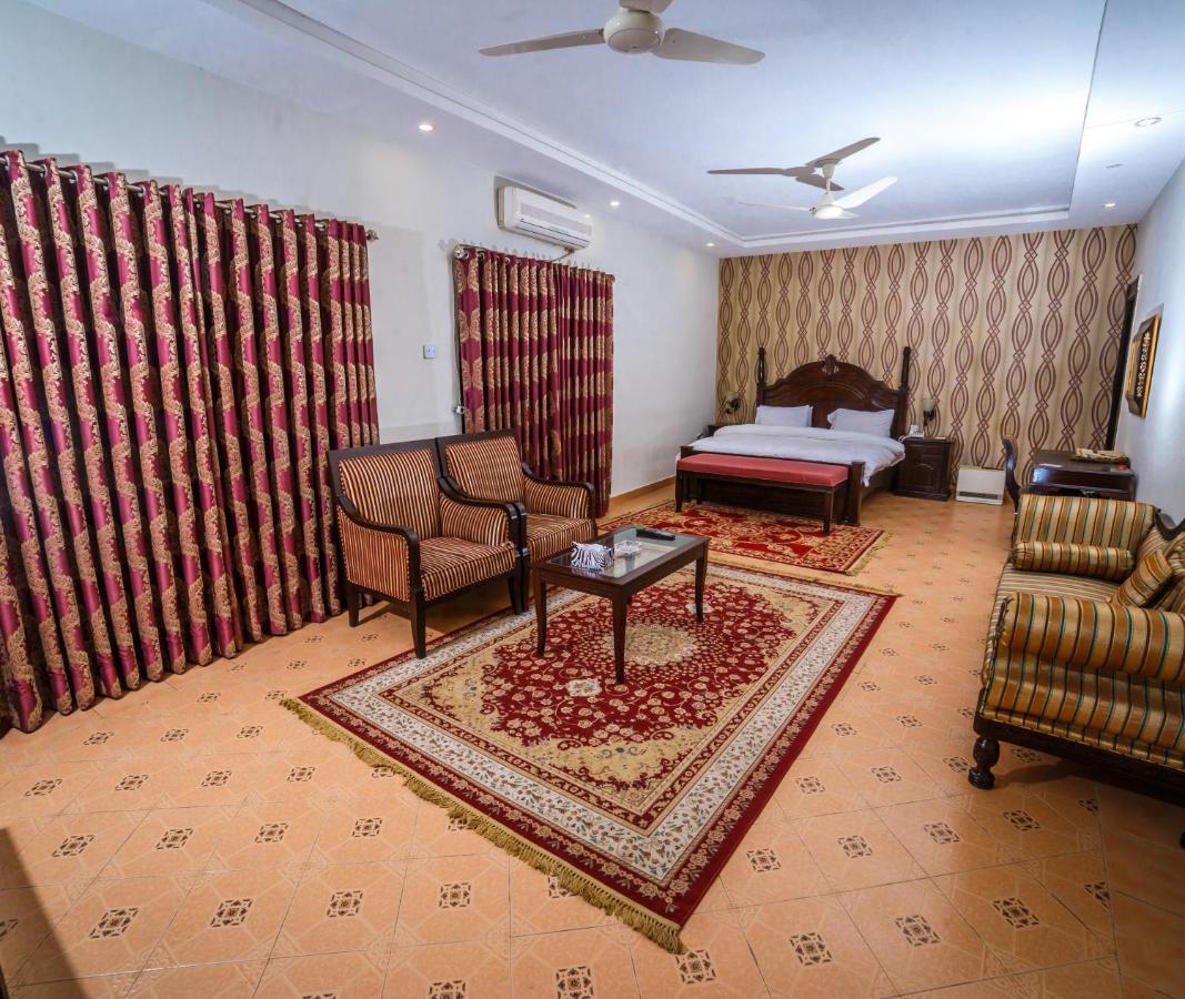 Vip House Hotell Peshawar Eksteriør bilde