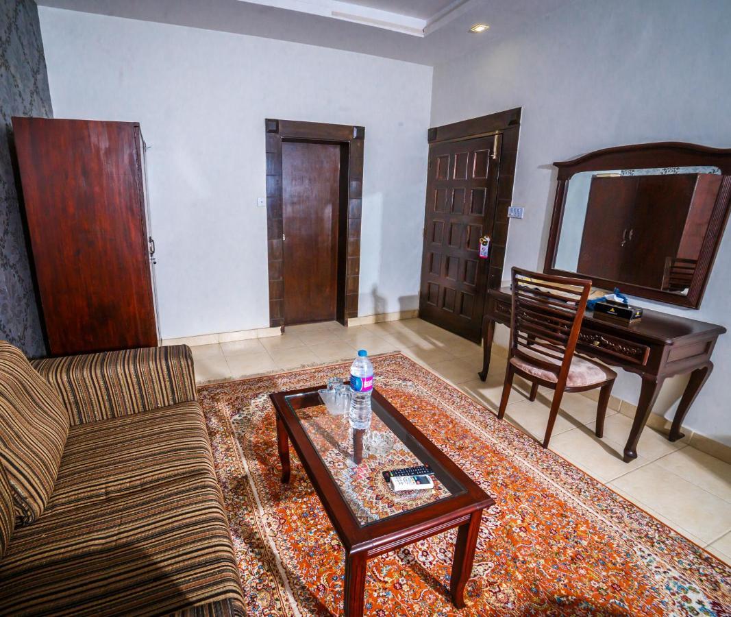 Vip House Hotell Peshawar Eksteriør bilde