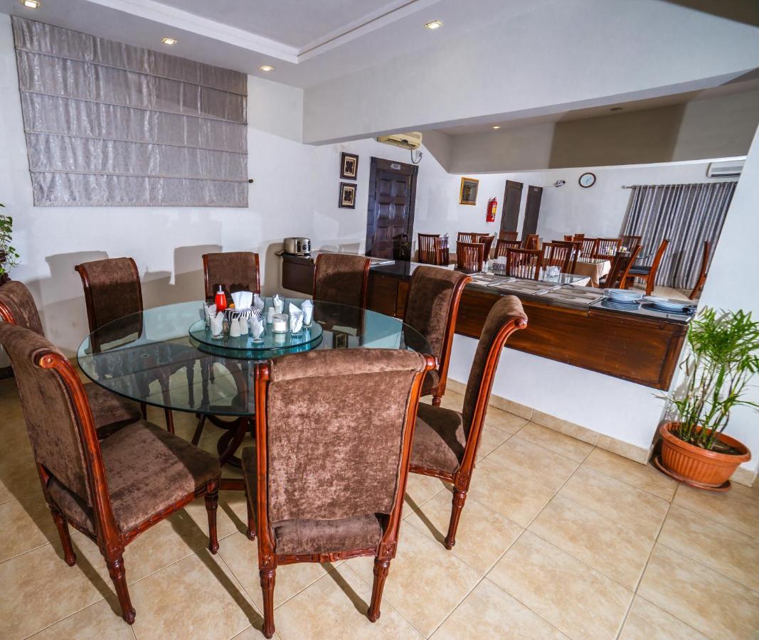 Vip House Hotell Peshawar Eksteriør bilde