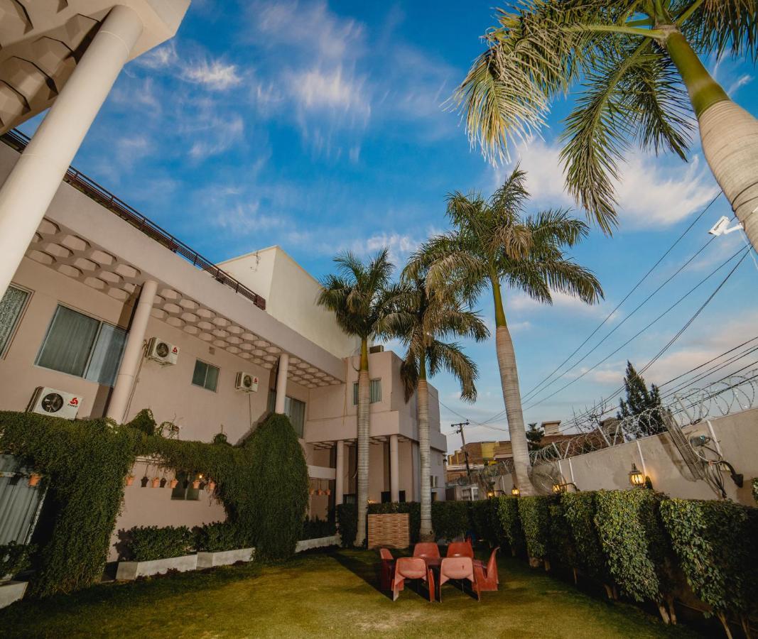 Vip House Hotell Peshawar Eksteriør bilde