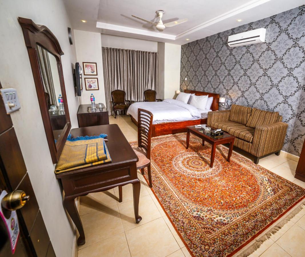 Vip House Hotell Peshawar Eksteriør bilde