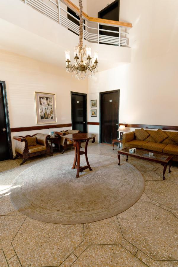 Vip House Hotell Peshawar Eksteriør bilde