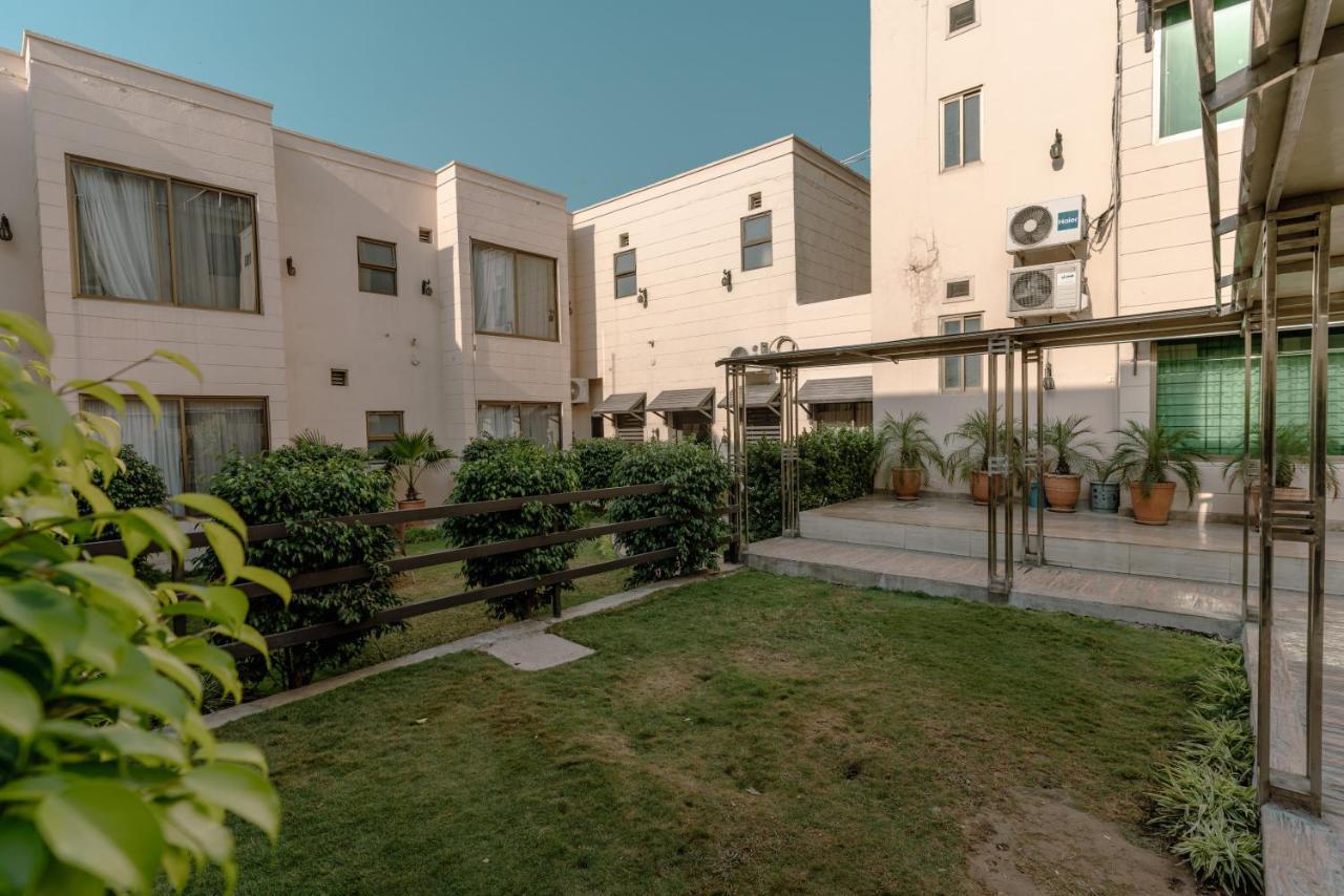 Vip House Hotell Peshawar Eksteriør bilde
